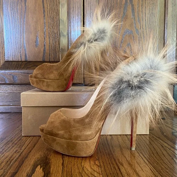 CHRISTIAN LOUBOUTIN Suede Royal Fox Lady Fur 150 Pumps - Size 39 - Picture 1 of 8
